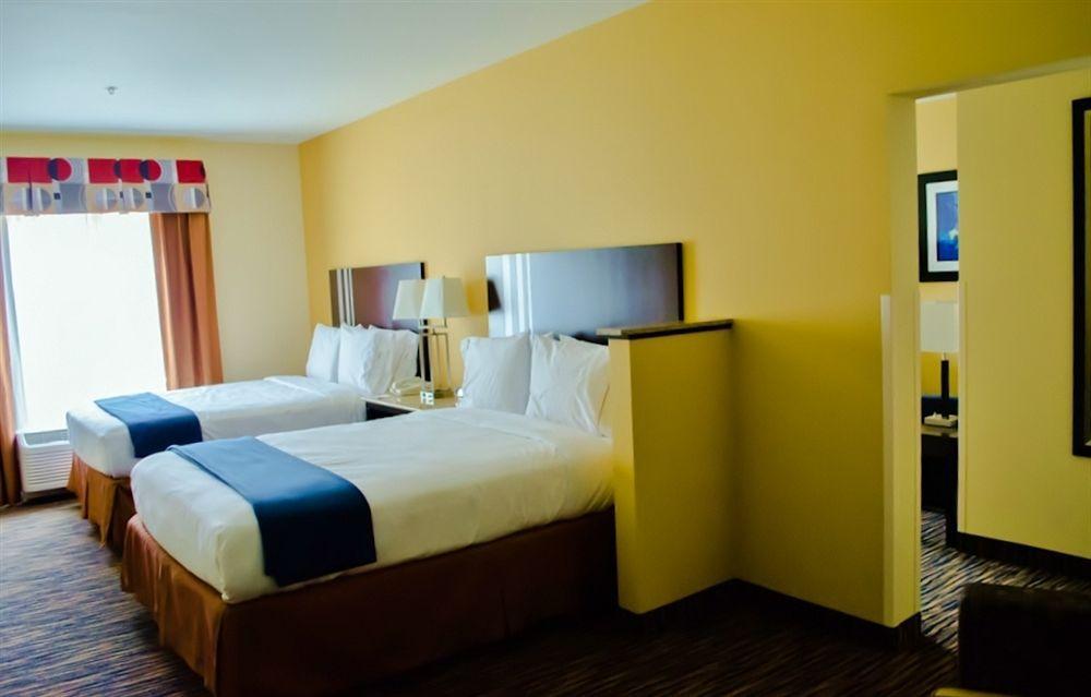 Holiday Inn Express & Suites Denver North - Thornton By Ihg Zewnętrze zdjęcie