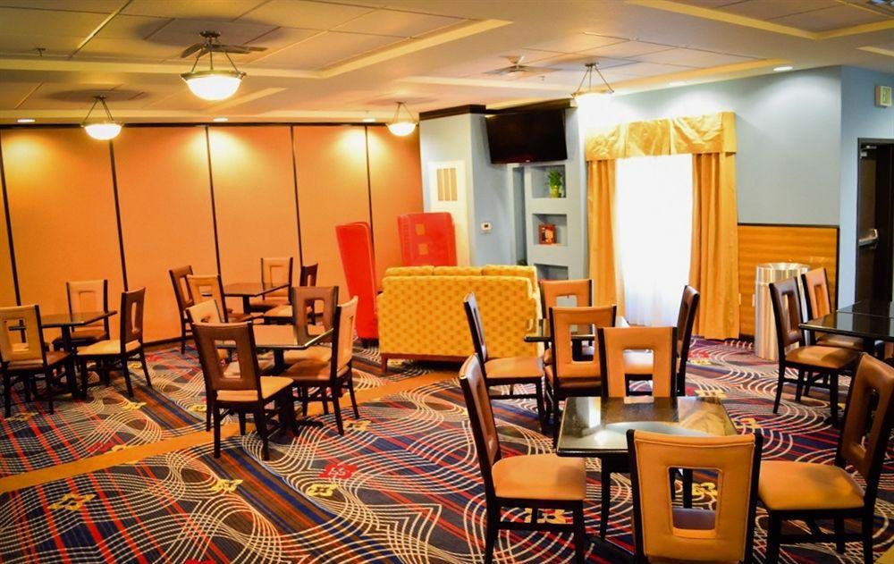 Holiday Inn Express & Suites Denver North - Thornton By Ihg Zewnętrze zdjęcie