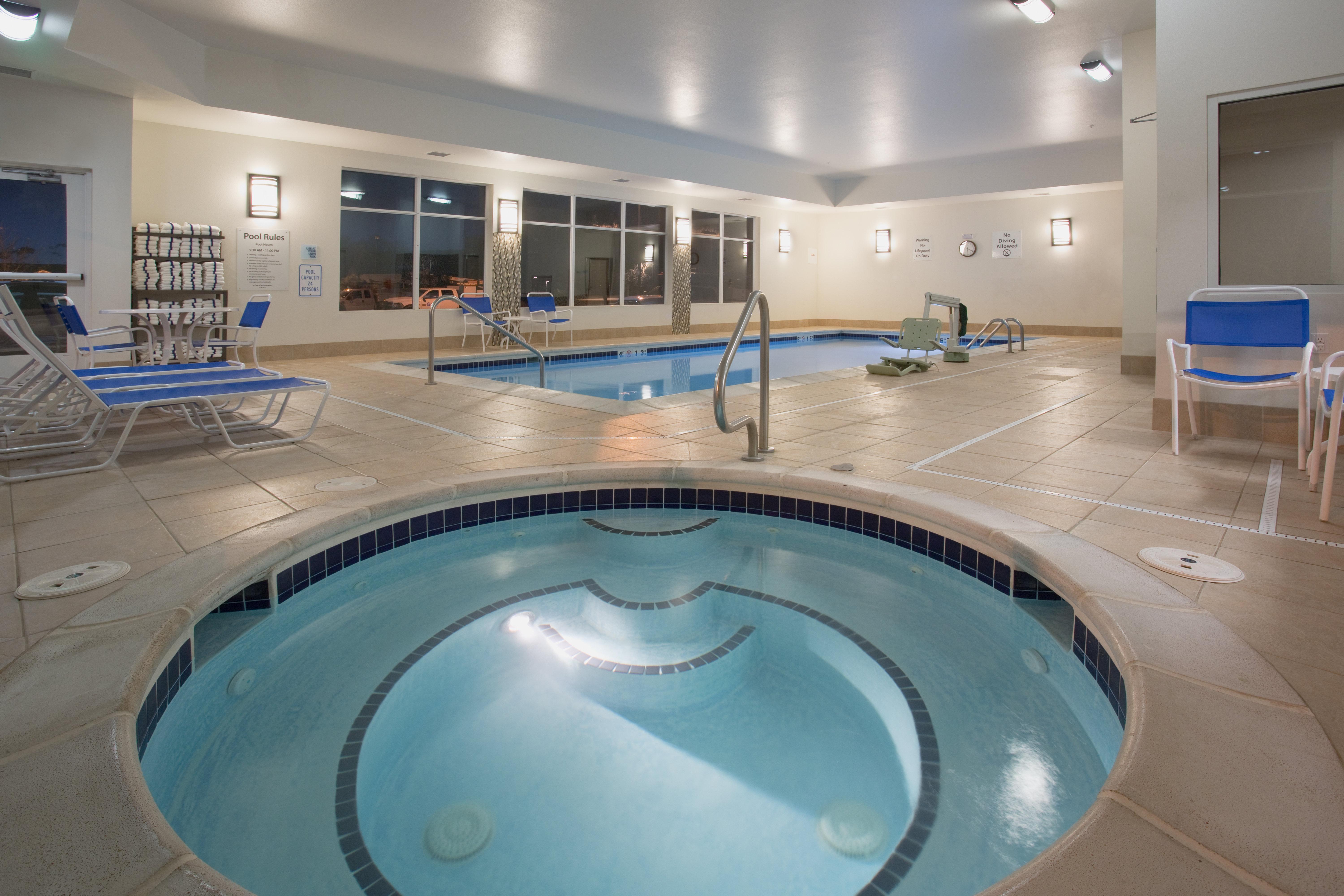 Holiday Inn Express & Suites Denver North - Thornton By Ihg Zewnętrze zdjęcie